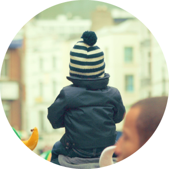 Niño con gorro