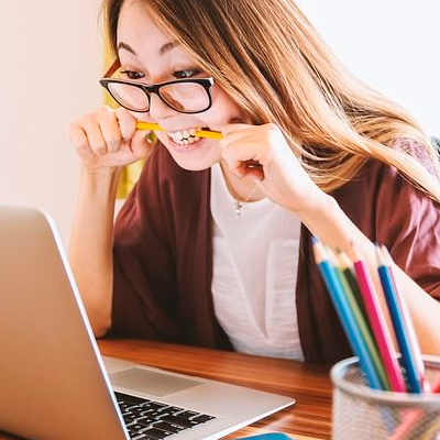 persona con ansiedad que necesita psicólogo para perfeccionismo madrid